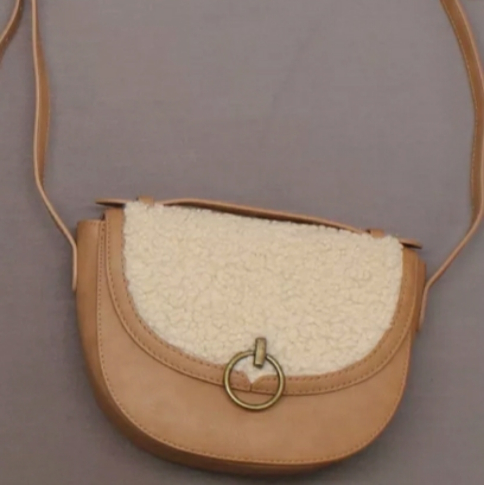 SHERPA FAUX FUR SADDLE CROSSBODY BAG PURSE - Picture 2 of 4